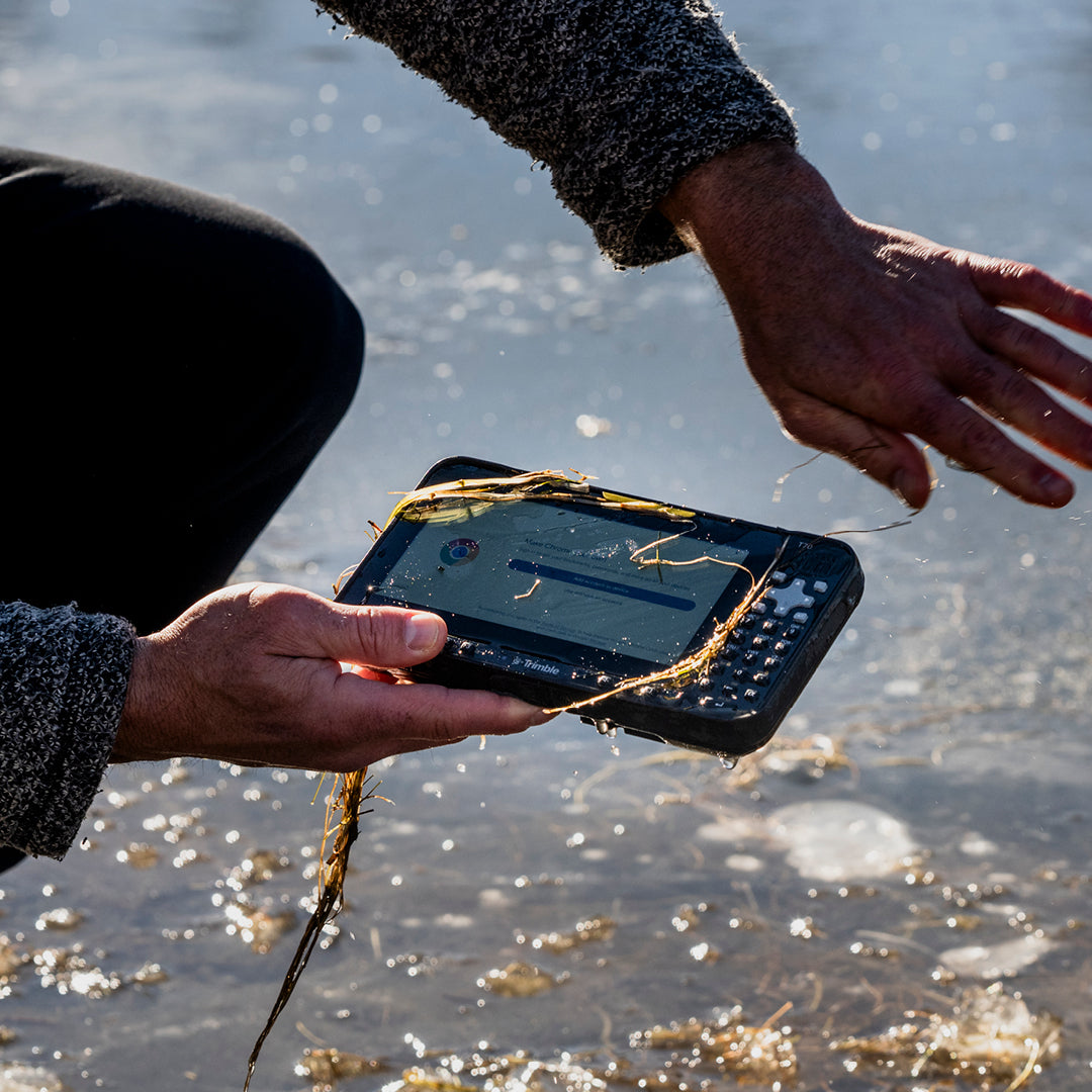 Trimble T70